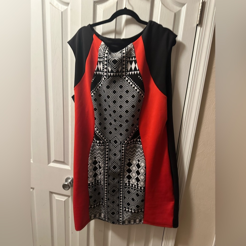 3XL Women's red, black. and white dress. Only tried on. Has tags still on it.